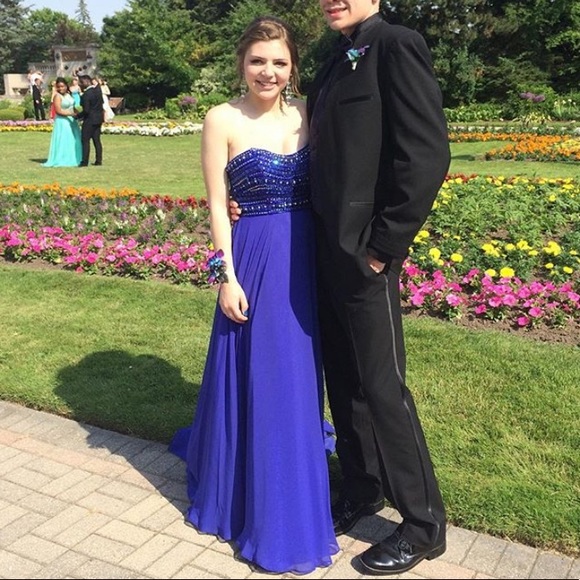 Prom dress - Picture 2 of 2